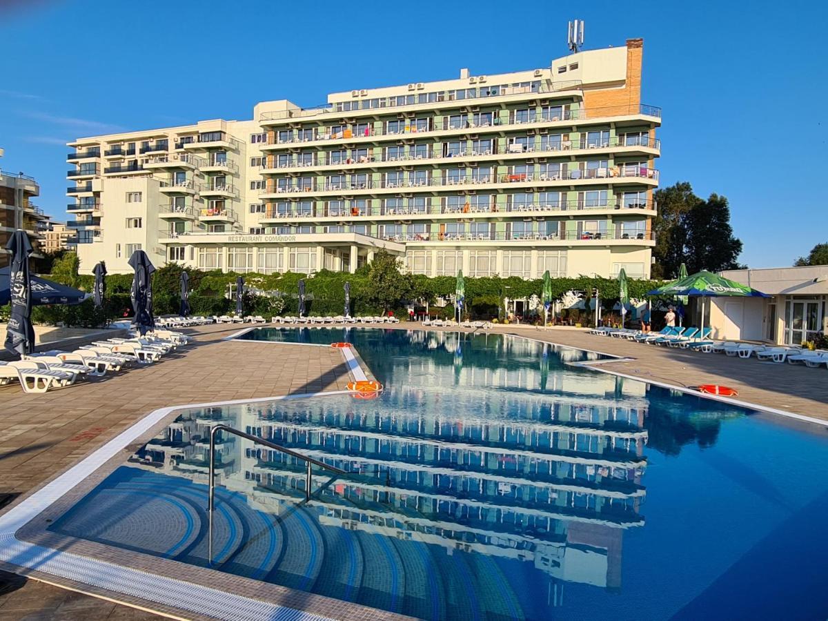Hotel Comandor Mamaia Exteriör bild