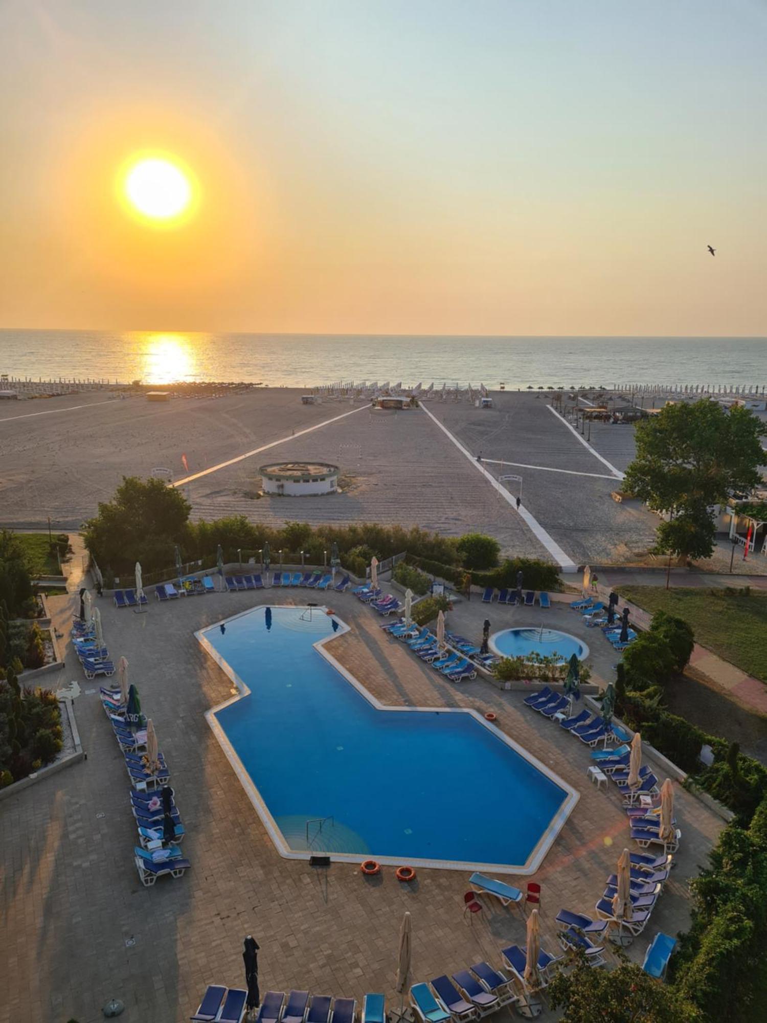 Hotel Comandor Mamaia Exteriör bild