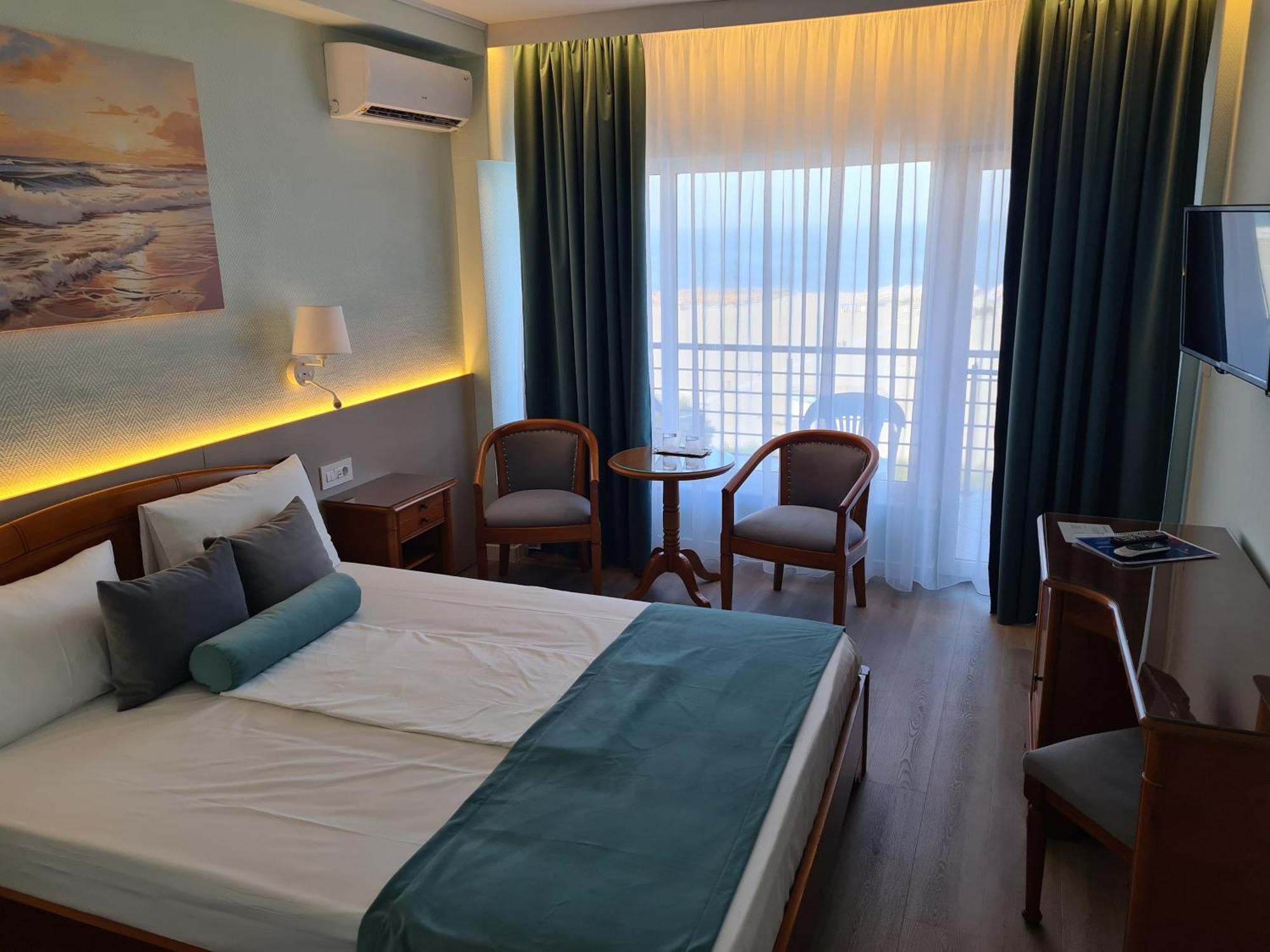 Hotel Comandor Mamaia Exteriör bild