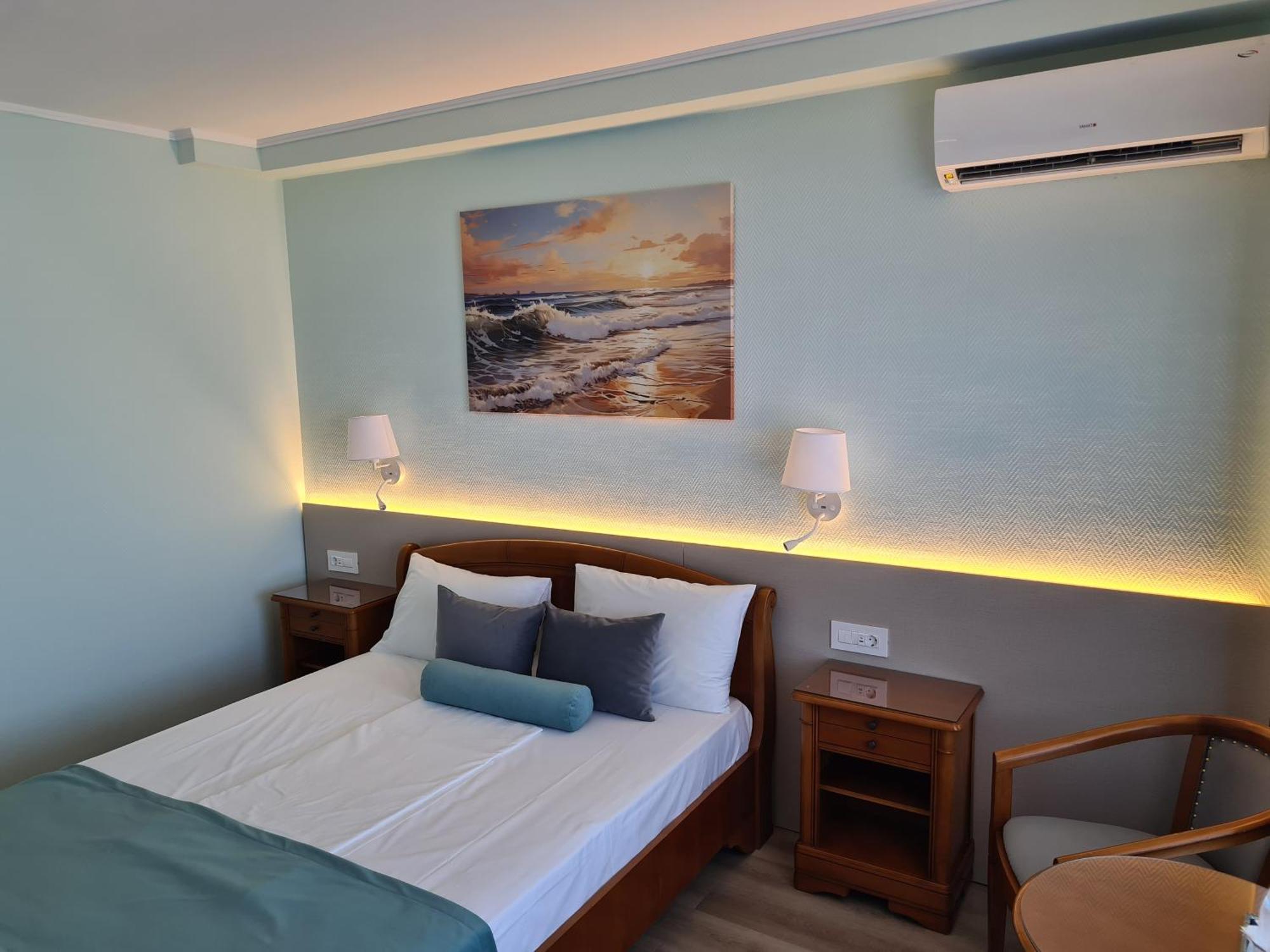 Hotel Comandor Mamaia Exteriör bild