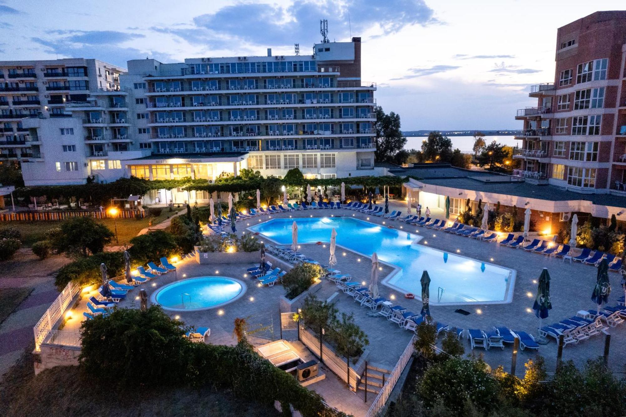 Hotel Comandor Mamaia Exteriör bild
