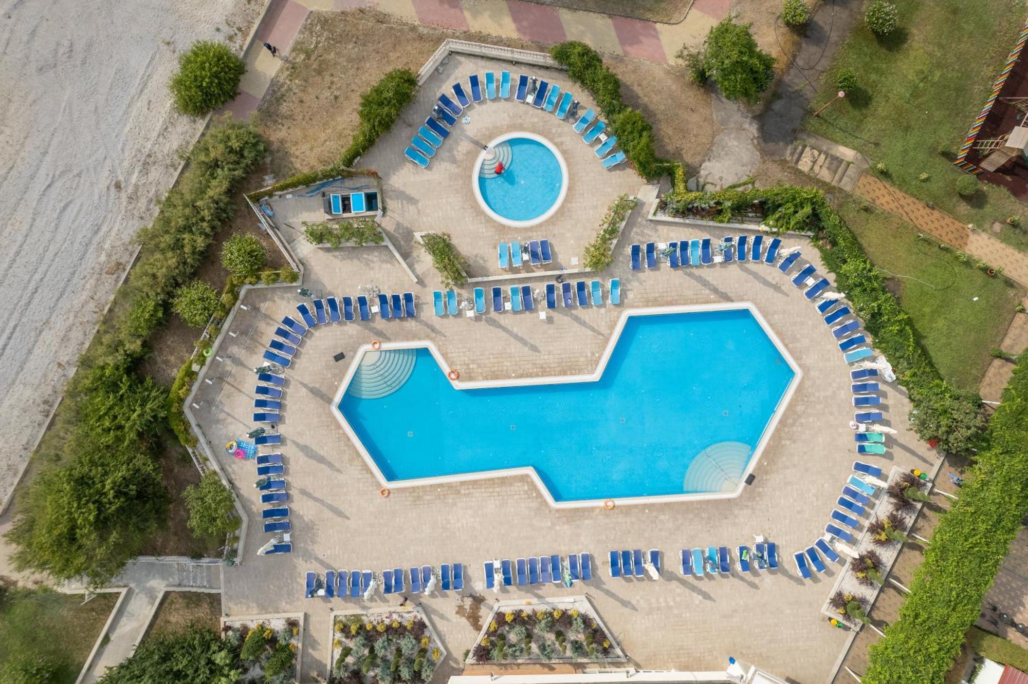 Hotel Comandor Mamaia Exteriör bild