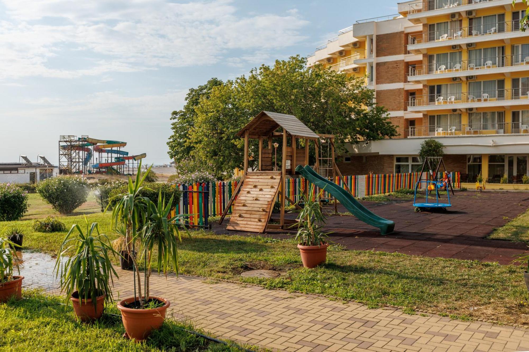 Hotel Comandor Mamaia Exteriör bild