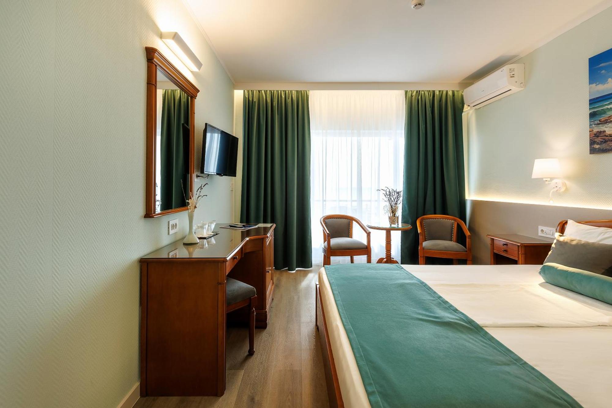 Hotel Comandor Mamaia Exteriör bild