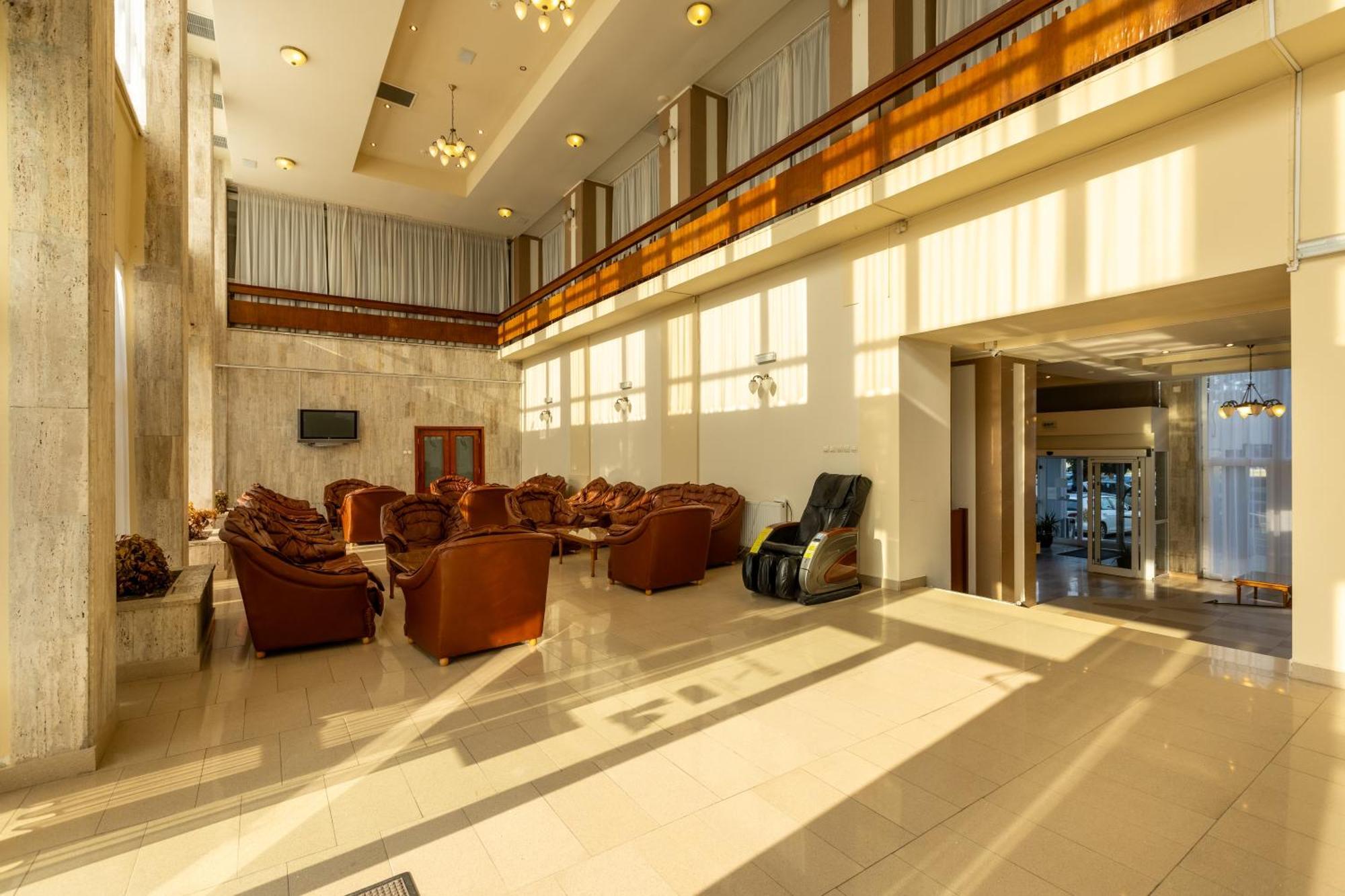 Hotel Comandor Mamaia Exteriör bild