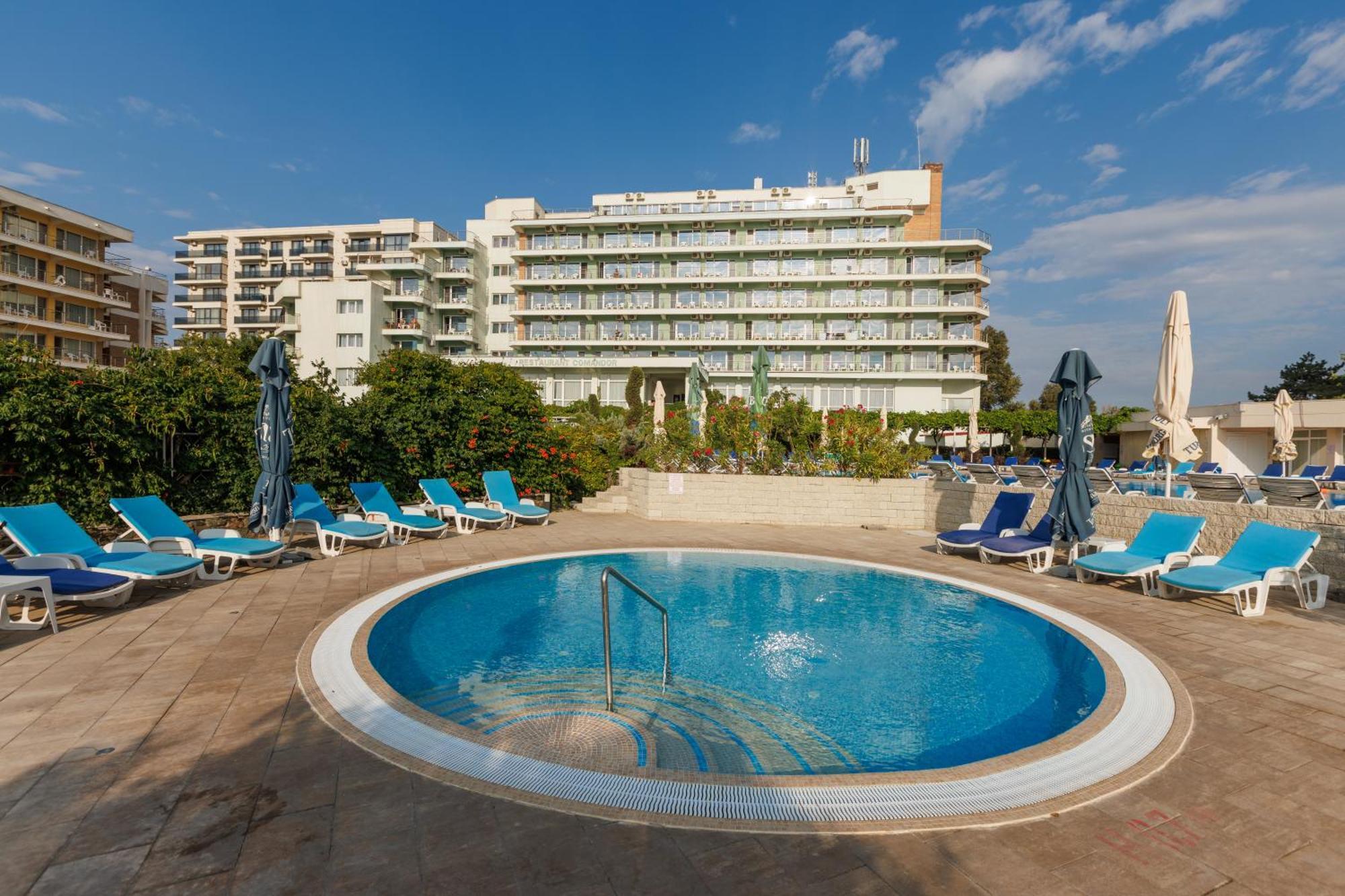 Hotel Comandor Mamaia Exteriör bild