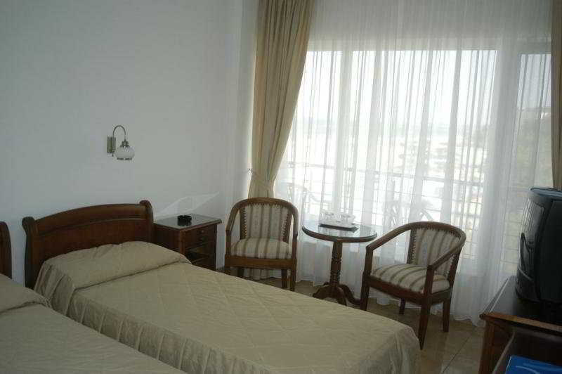 Hotel Comandor Mamaia Exteriör bild